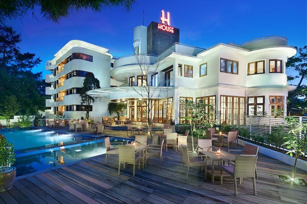 House Sangkuriang Hotel Bandung Exterior foto