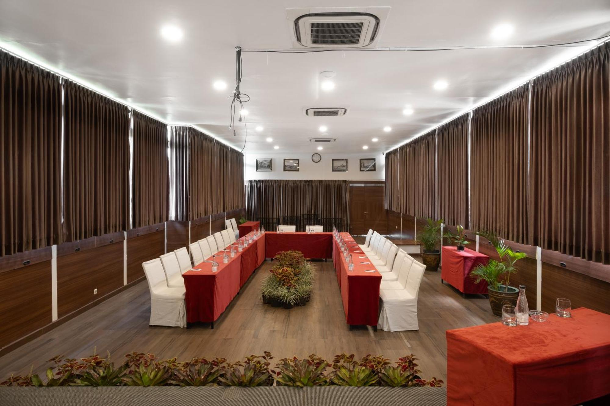 House Sangkuriang Hotel Bandung Exterior foto