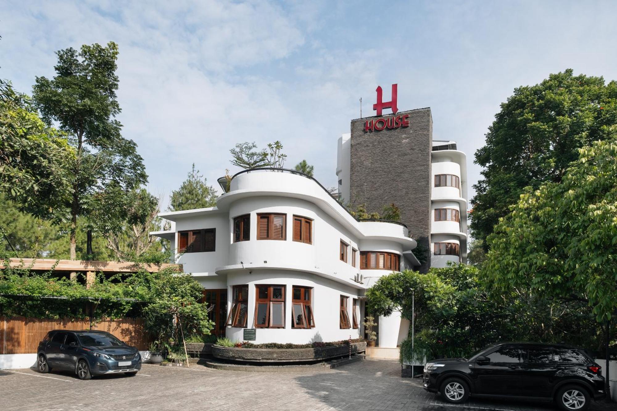 House Sangkuriang Hotel Bandung Exterior foto