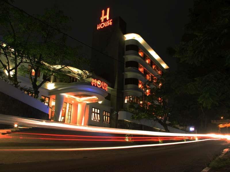 House Sangkuriang Hotel Bandung Exterior foto