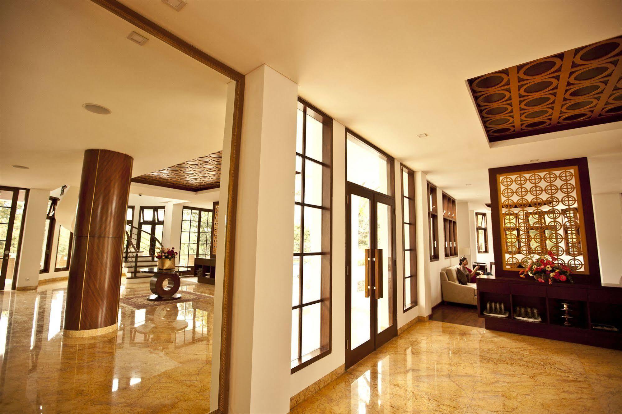 House Sangkuriang Hotel Bandung Exterior foto